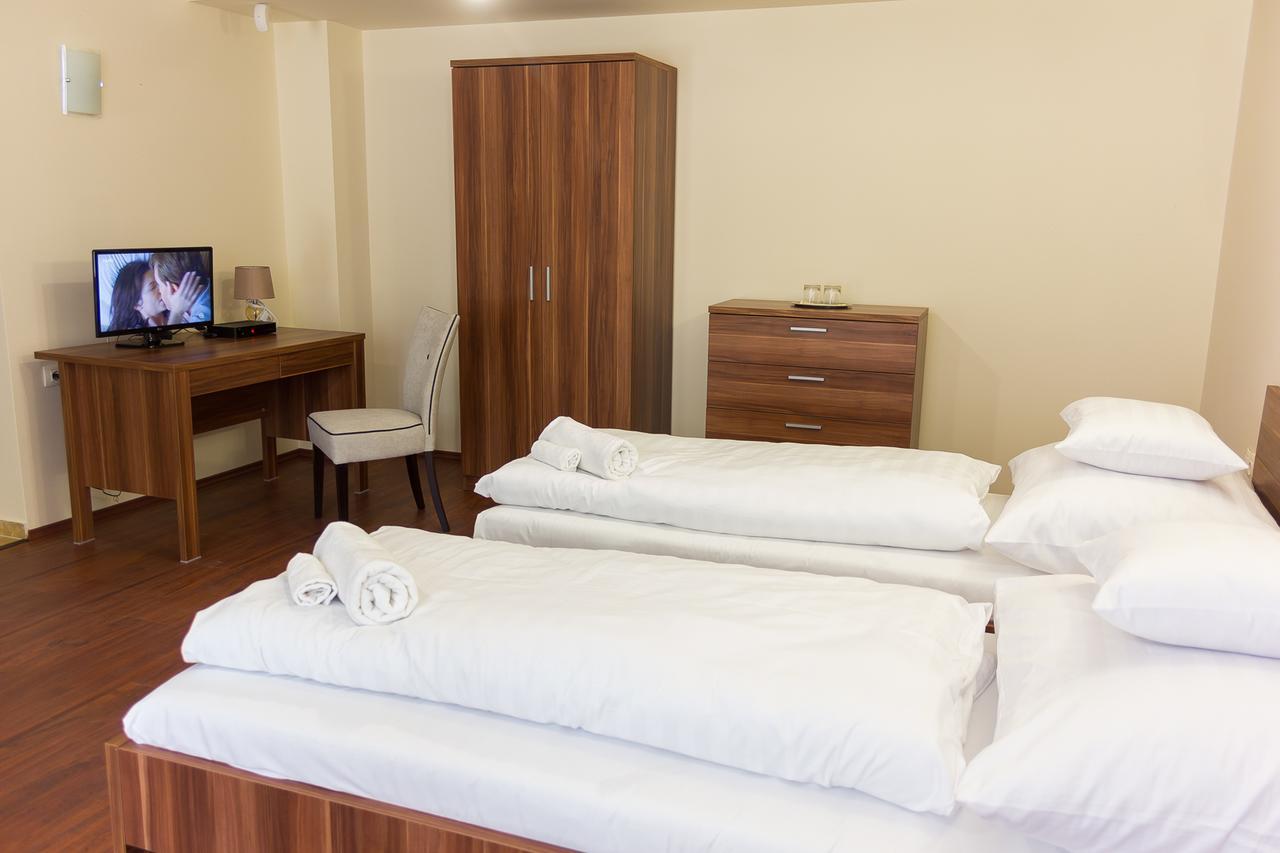 M1 Szeker Csarda Hotel Es Etterem Obarok 外观 照片