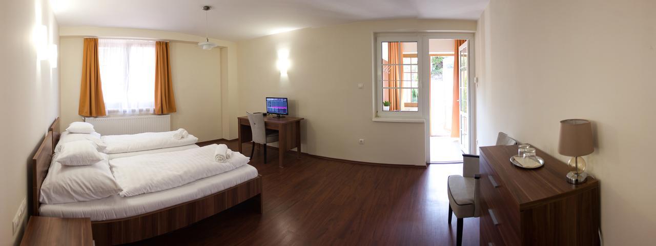 M1 Szeker Csarda Hotel Es Etterem Obarok 外观 照片