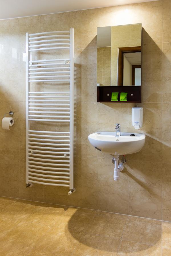 M1 Szeker Csarda Hotel Es Etterem Obarok 外观 照片